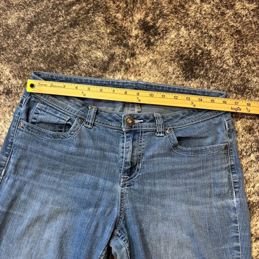 Apt 9 Women’s Denim Capris, Size 12, Embroidered back pockets, Y2K, Jeans - Picture 6 of 7